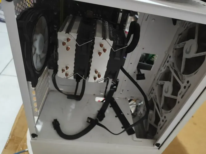 Vendo Kit xeon, Processador, placa mãe, fonte, 16gb de RAM e gabinete