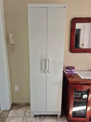 Armário branco