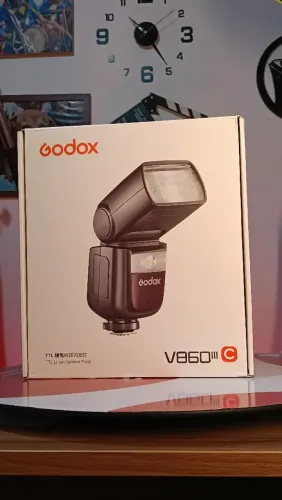 FLASH GODOX V860 III