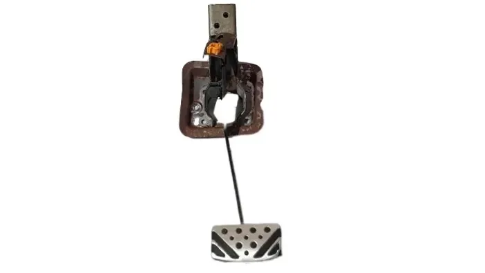 Pedal Mitsubishi Airtrek 2004 A 2008 