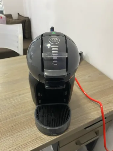 Cafeteira Dolce Gusto para retirada de peças