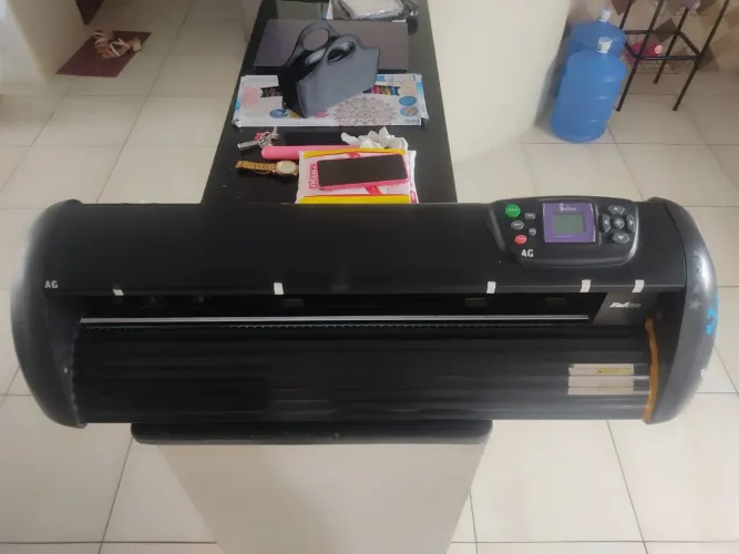 máquina de Corte - Corte de adesivo em geral 