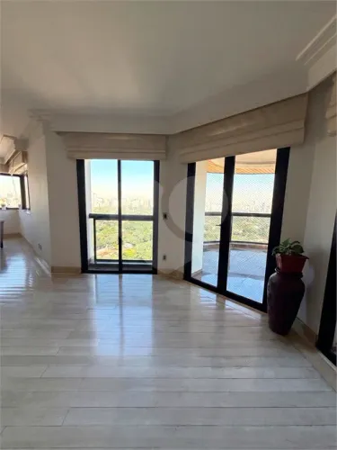 Apartamento com 4 quartos para locação em Consolação - SP