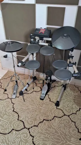 Bateria eletrônica Yamaha
