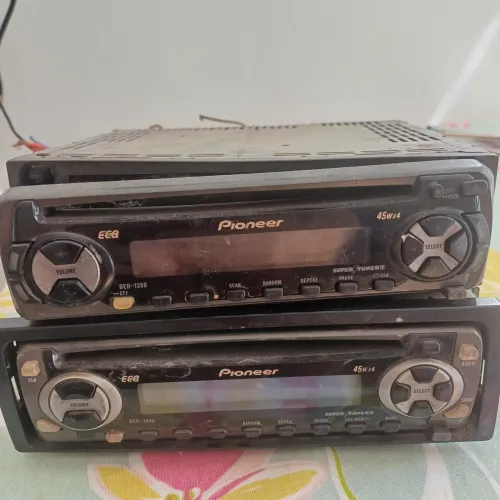 Vendo 2 som de carro CD Player Automotivo Pioneer DEH-1450.