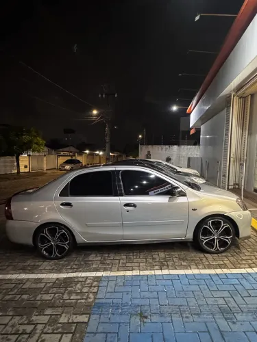 Toyota Etios Platinum Sed. 1.5 Flex 16V 4P Mec. 2014