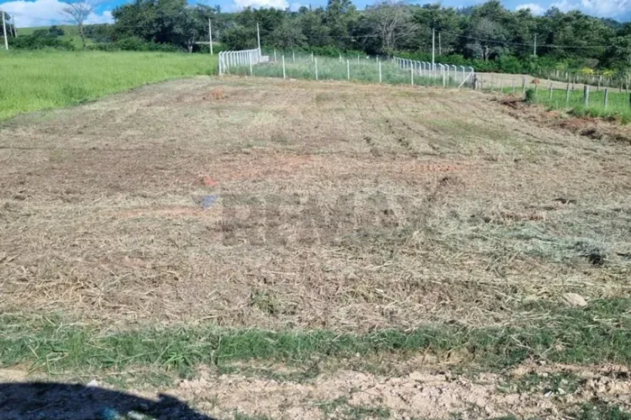 Terreno no Centro: 1006m² de Oportunidade Única!