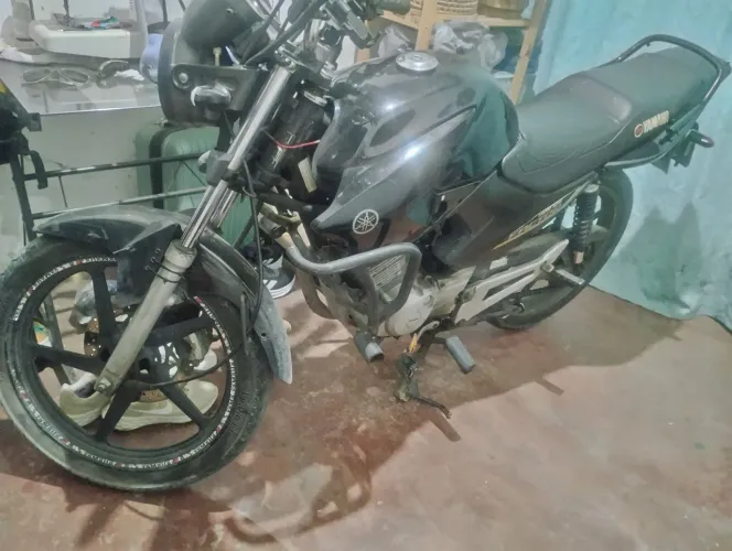 VENDO MOTO FACTOR 125 COMPLETA 