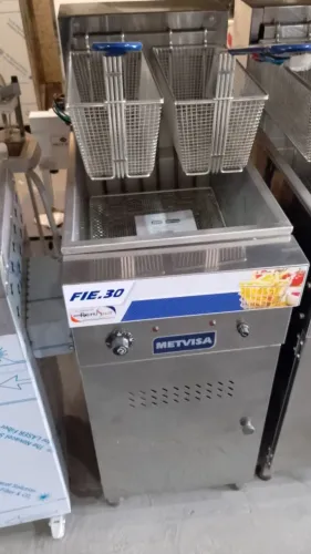 Fritadeira Elétrica Industrial Metvisa 30 Litros Água E Óleo 12.000w 2 Termostatos Gabinet
