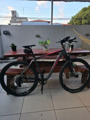 Montain Bike Elleven Reactor aro 29 Kit Shimano Deore & pneus pirelli scorpion