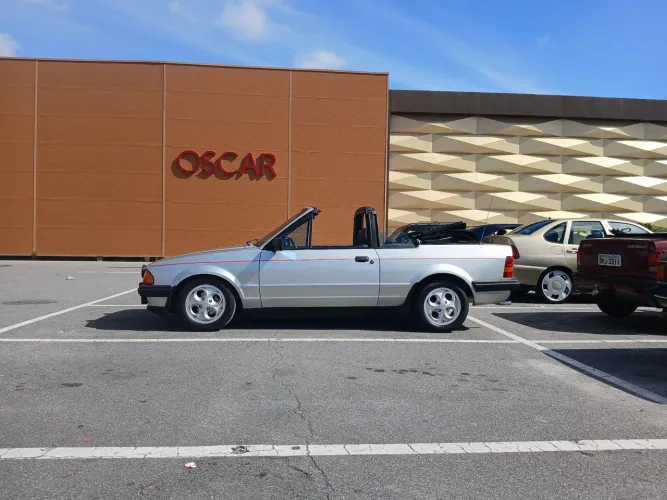 Ford Escort XR3 1.8 / 1.6 Conversível 1985