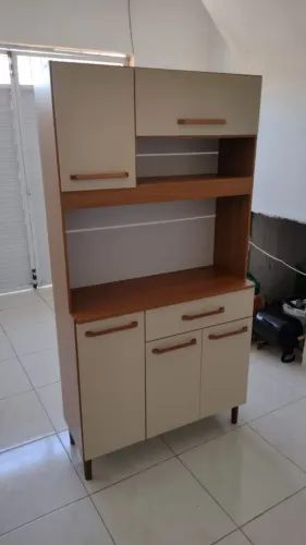 Armário Completo com Design Moderno e Excelente Aproveitamento em mdf