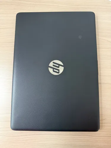 Vendo notebook HP 240 G7  core i5 10a Gen 