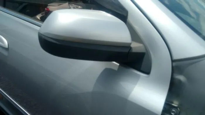 Retrovisor direito elétrico gm cobalt 2012