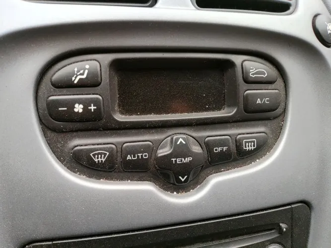 Comando do ar condicionado Xsara Picasso
