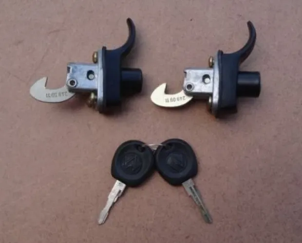 Fecho Externo para Capota Fibra ou Tampão Marítimo - Par