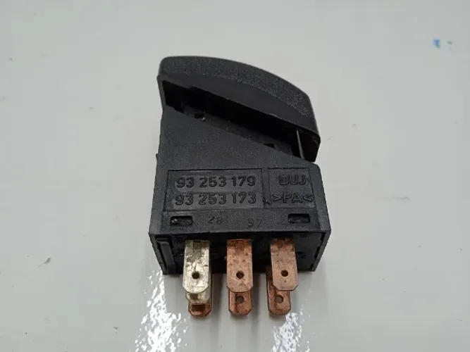 11252 Botão Interruptor Pisca Alerta Chevrolet Corsa 1998 A 2017