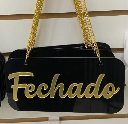 Placa aberto e fechado premium preto e dourado