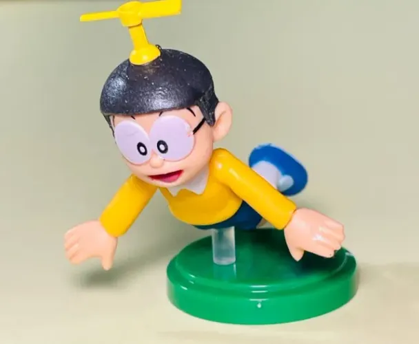 Doraemon Choco-Egg miniatura - altura 4 cm - Nobita - Gashapon - boneco anime mangá