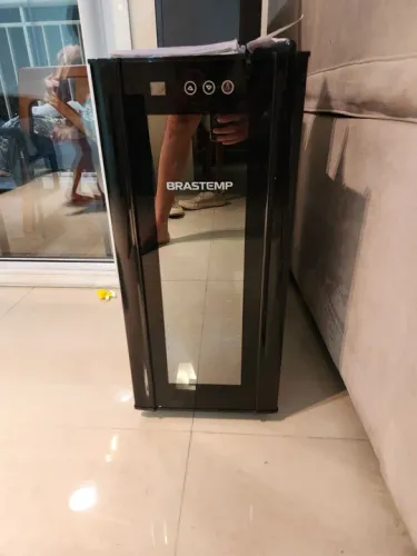 Adega de Vinho Brastemp - 12 Garrafas - com barulho no ventilador