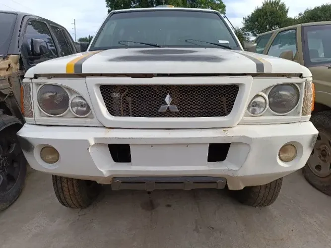 Grade Dianteira Farol Dianteiro L200 Gl Gls Quadrada 1995/2006