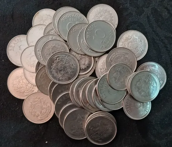 Lote com 52 moedas de cruzados