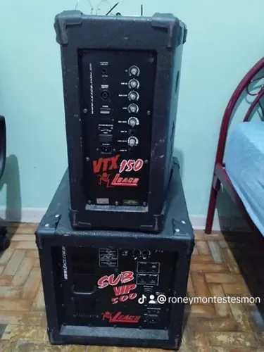vende 2 caixa 1 de alta 1 de grave lindas impecaveis