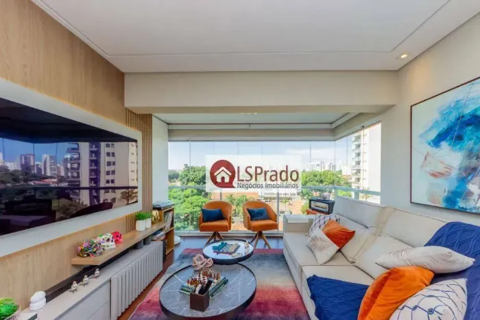 Próximo ao Shop Ibirapuera, 3 dormitórios, 2 suítes, varanda e 2 vagas!