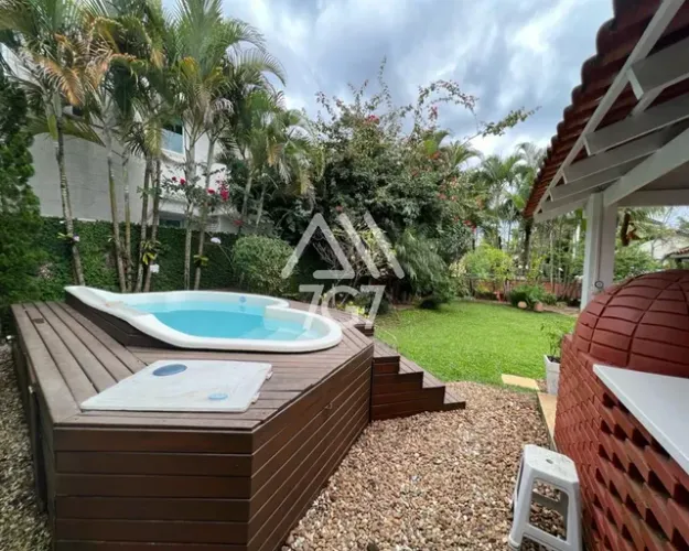 CASA EM CONDOMÍNIO NA PRAIA DE PERNAMBUCO - GUARUJÁ