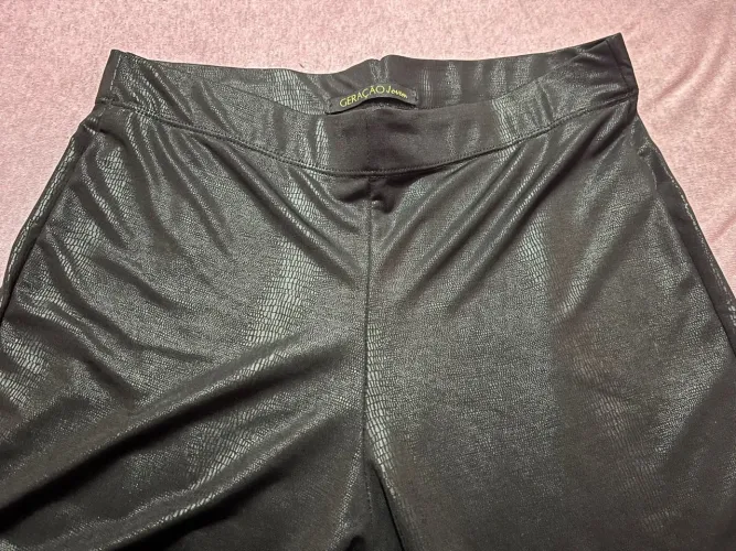 Calça Legging Flare Preta M