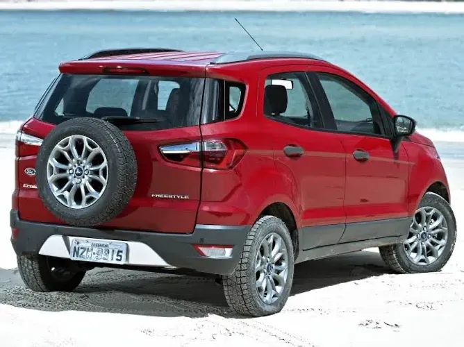 Eco Sport 2015 para retirada de peças .