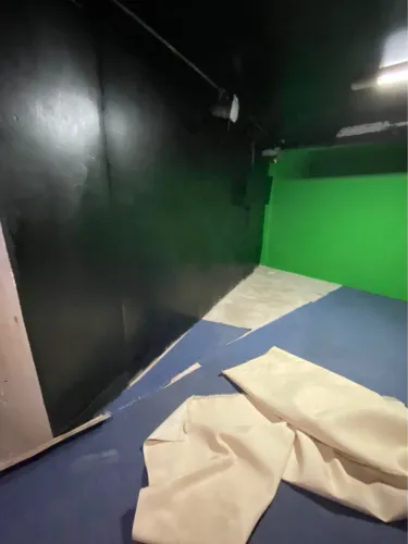 Revestimento em Madeira HDF 2.20 x122cm Preto brilho Eucatex ideal p/estúdios  audiovisual