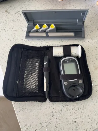 Aparelho Glicemia Accu-Chek & caneta NovoPen 3 