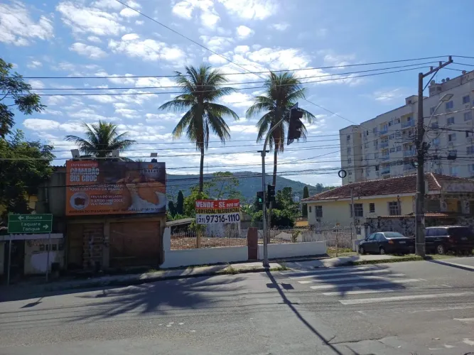 Terreno comercial na Taquara 800m2