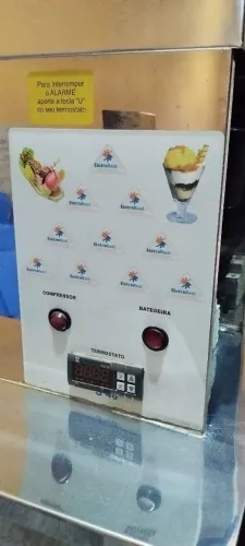 Maquinario de sorvete e picolé completo 