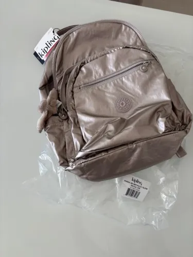 Mochila metálica kipling