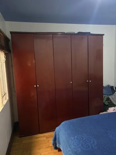 Mesa cama e guarda roupa escrivania madeira padrao mogno