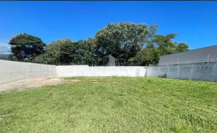 Excelente de 250m2 no Condomínio Campos do Conde I
