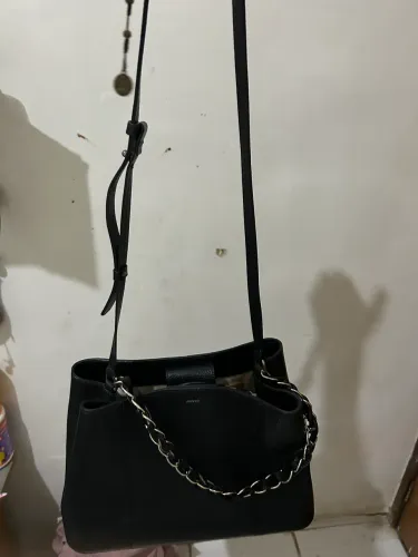 bolsa em couro arezzo sem avarias como mostra nas fotos 