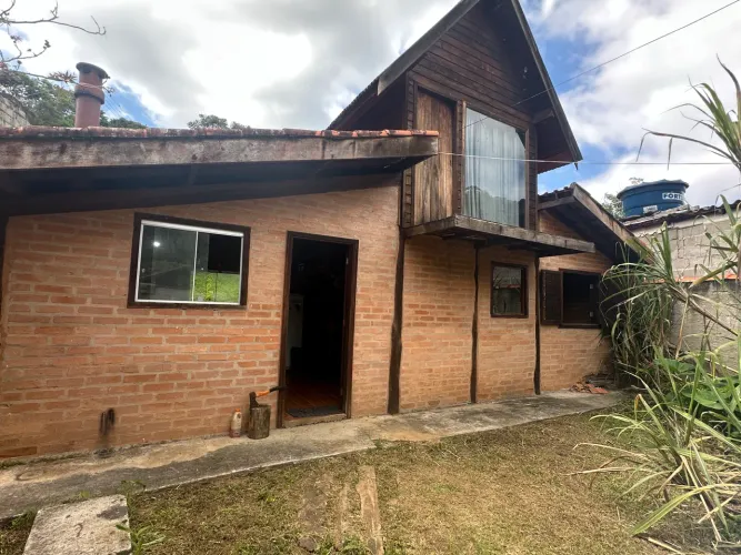 Casa no bairro Barreiro em Santo Antônio do Pinhal!