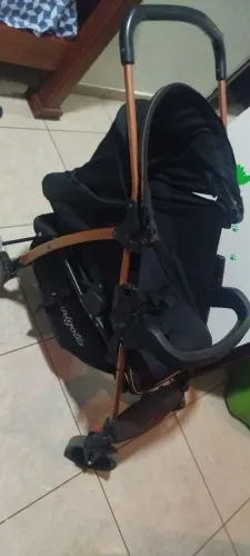 Carrinho para Bebê + bebê conforto