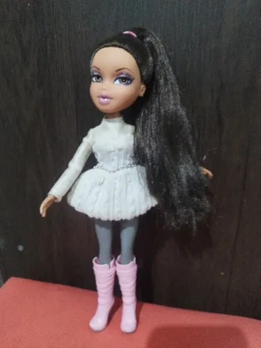 Boneca Bratz Yasmim Pink Winter Dream