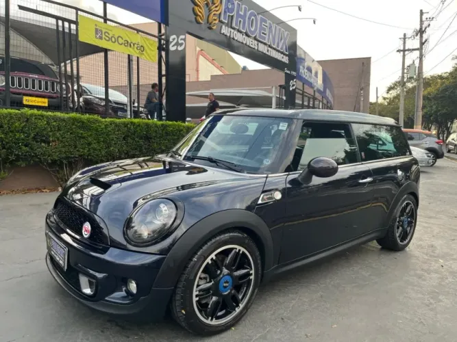 Mini COOPER 1.6 S CLUBMAN HAMPTON 16V TURBO GASOLINA 3P AUTOMÁTICO.