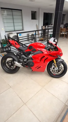 Ducati V4s