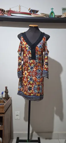 Vestido colorido estampado