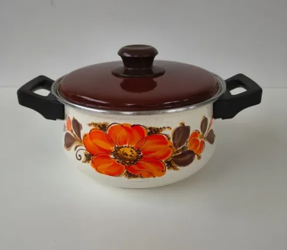 Panela/Caçarola Mãe Ágata; Década de 70; diâmetro 20,9cm 