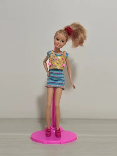 Boneca Barbie Sisters Stacie