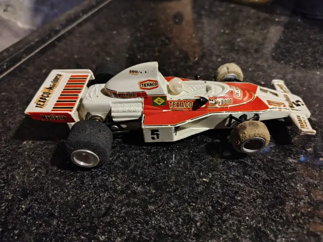 Carrinho autorama raro anos 70 Emerson Fittipaldi Marlboro