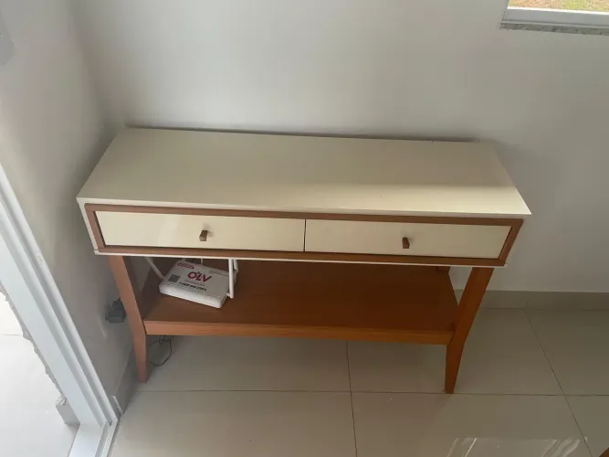Mesa de jantar moderna com 8 cadeiras de madeira