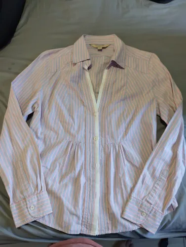 Camisa listrada rosa e azul feminina